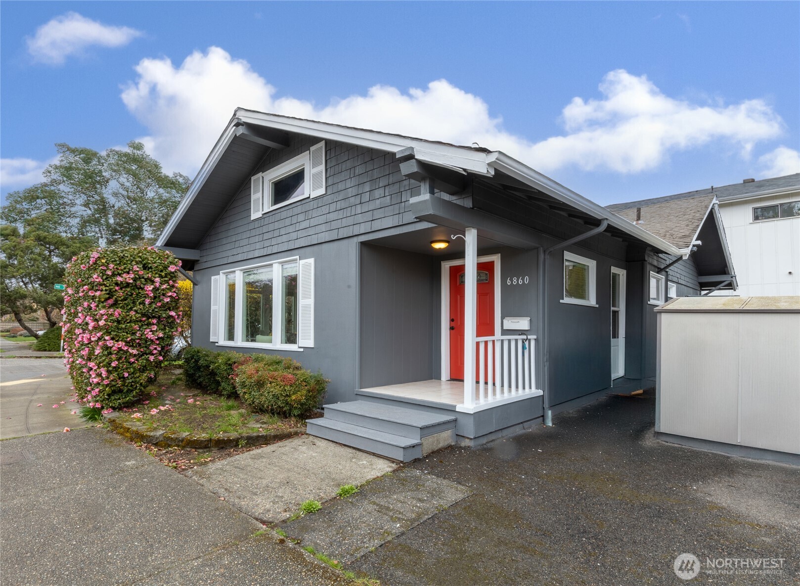 6860 25th Avenue Property Photo