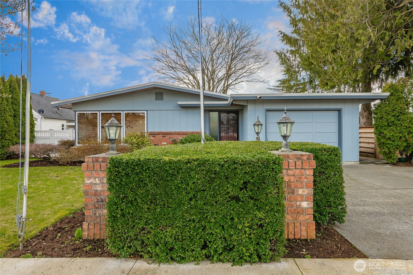 Fisher Elem Real Estate Listings Main Image