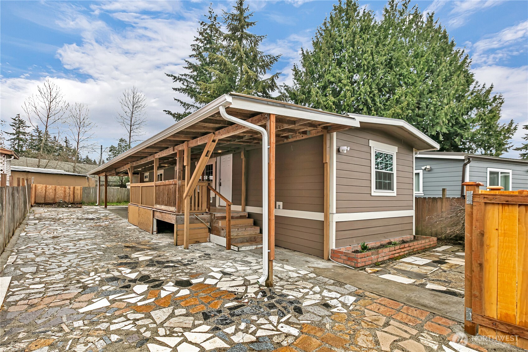Valhalla Elem Real Estate Listings Main Image