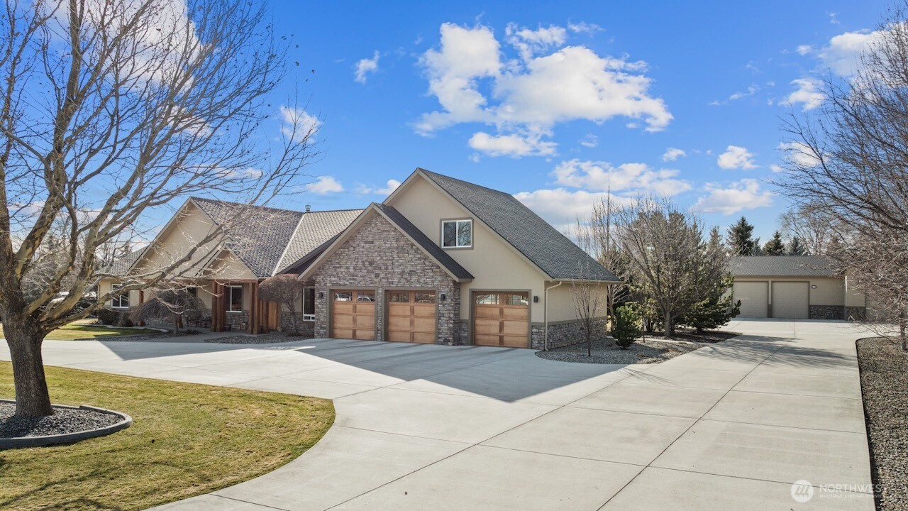 Grasslands Real Estate Listings Main Image