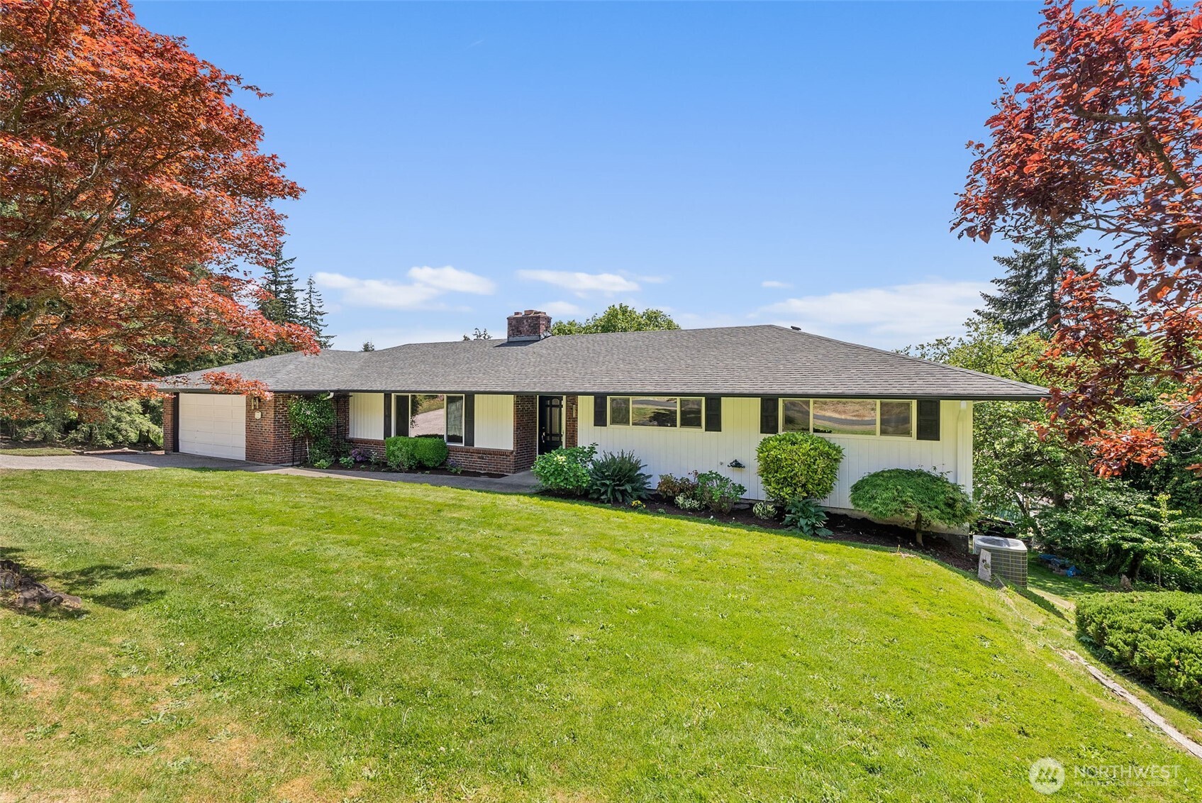 1918 Se Maple Drive Property Photo 1