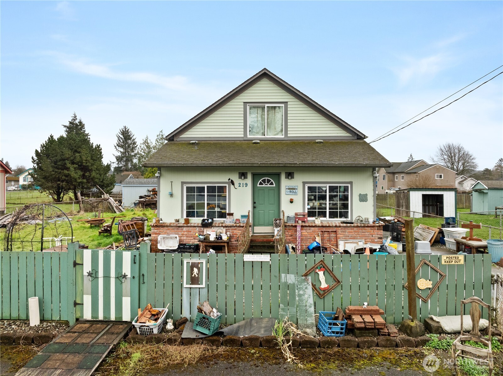 219 E Curtis Street Property Photo