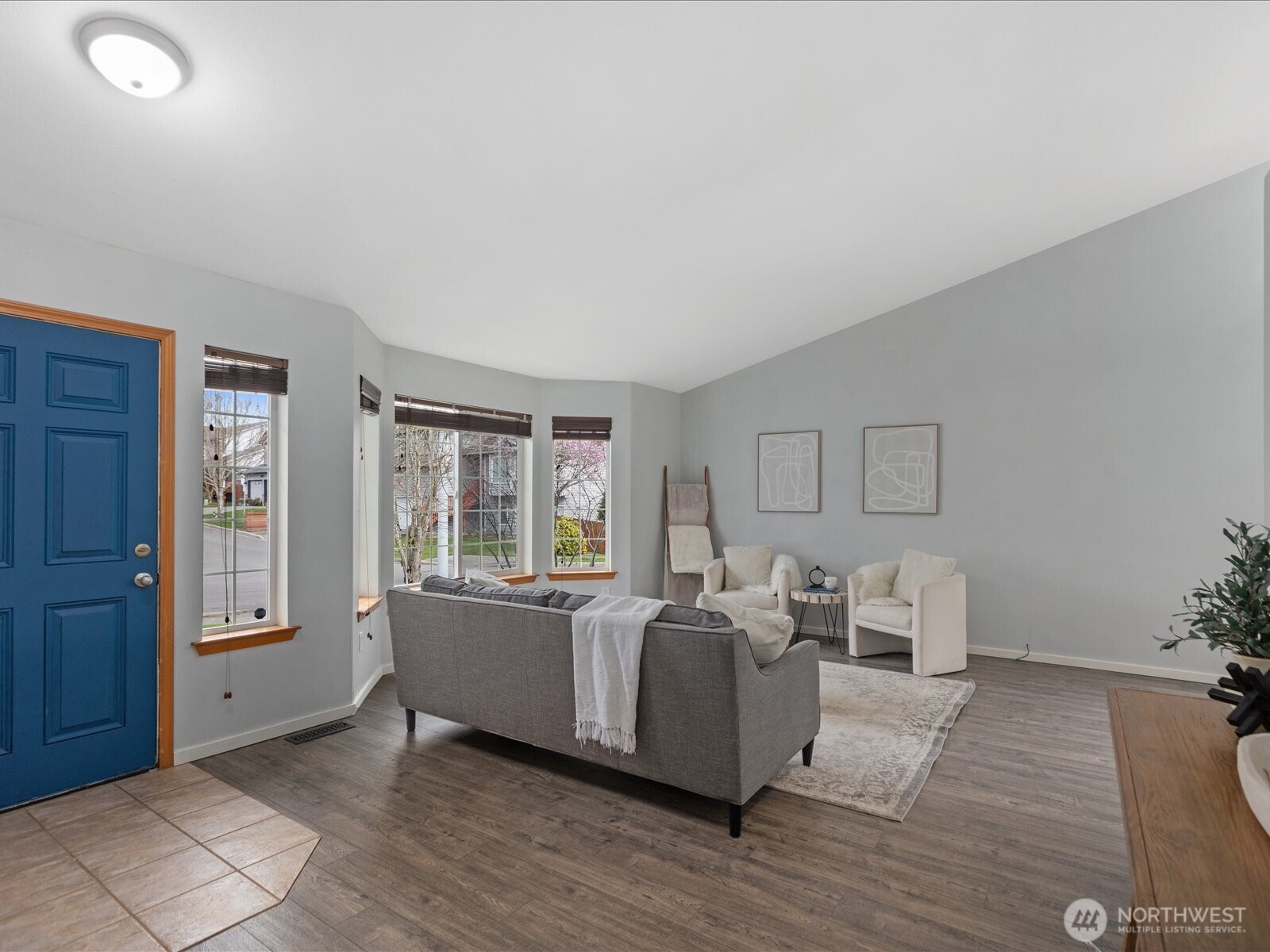 7132 37th Street Property Photo 4