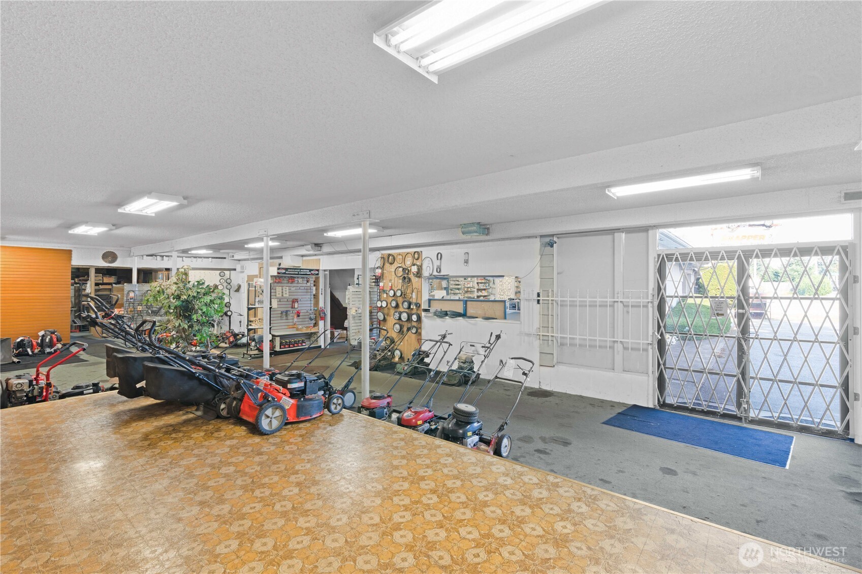 1413 112th Street Property Photo 8