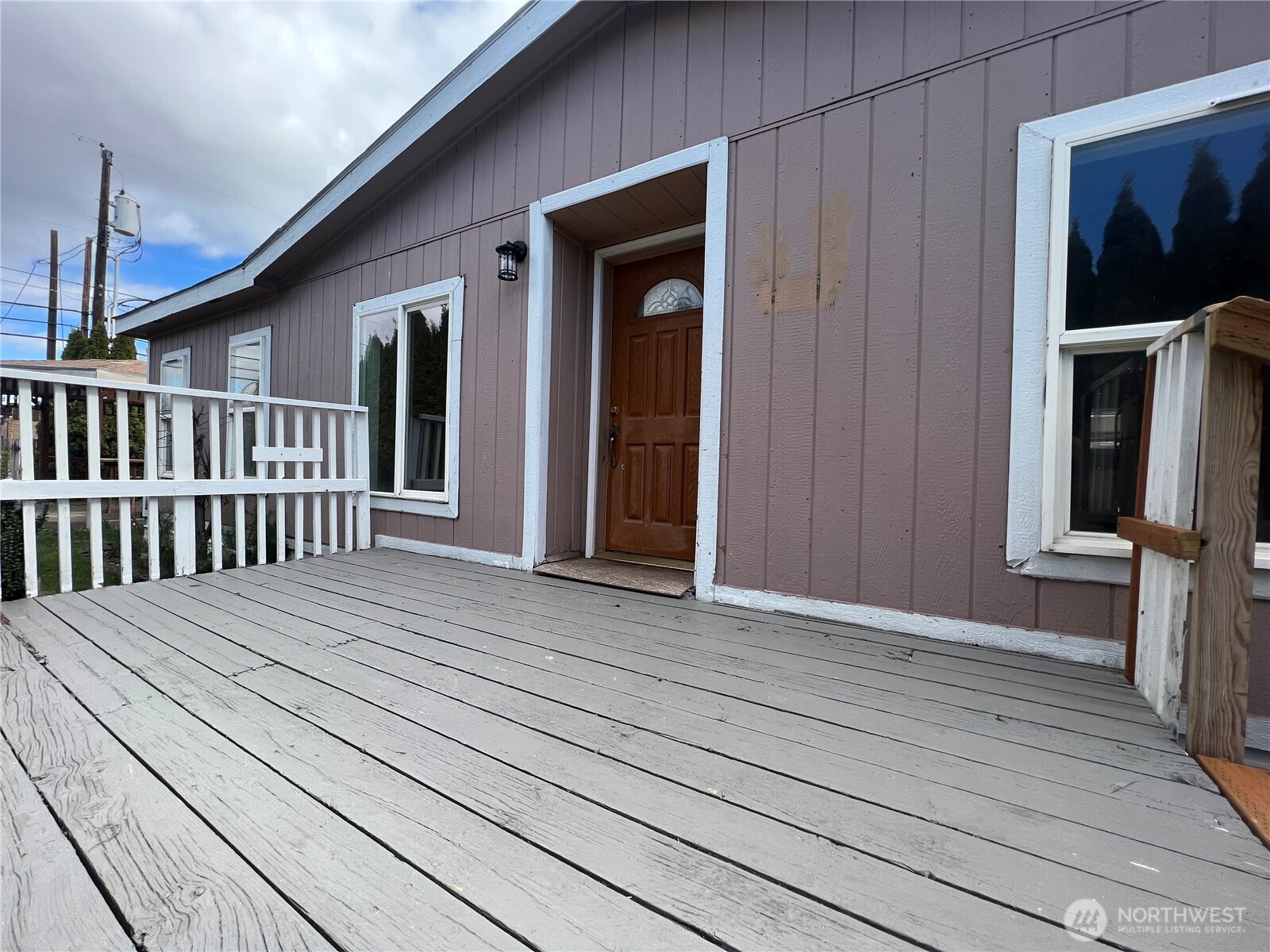 113 2nd St Property Photo