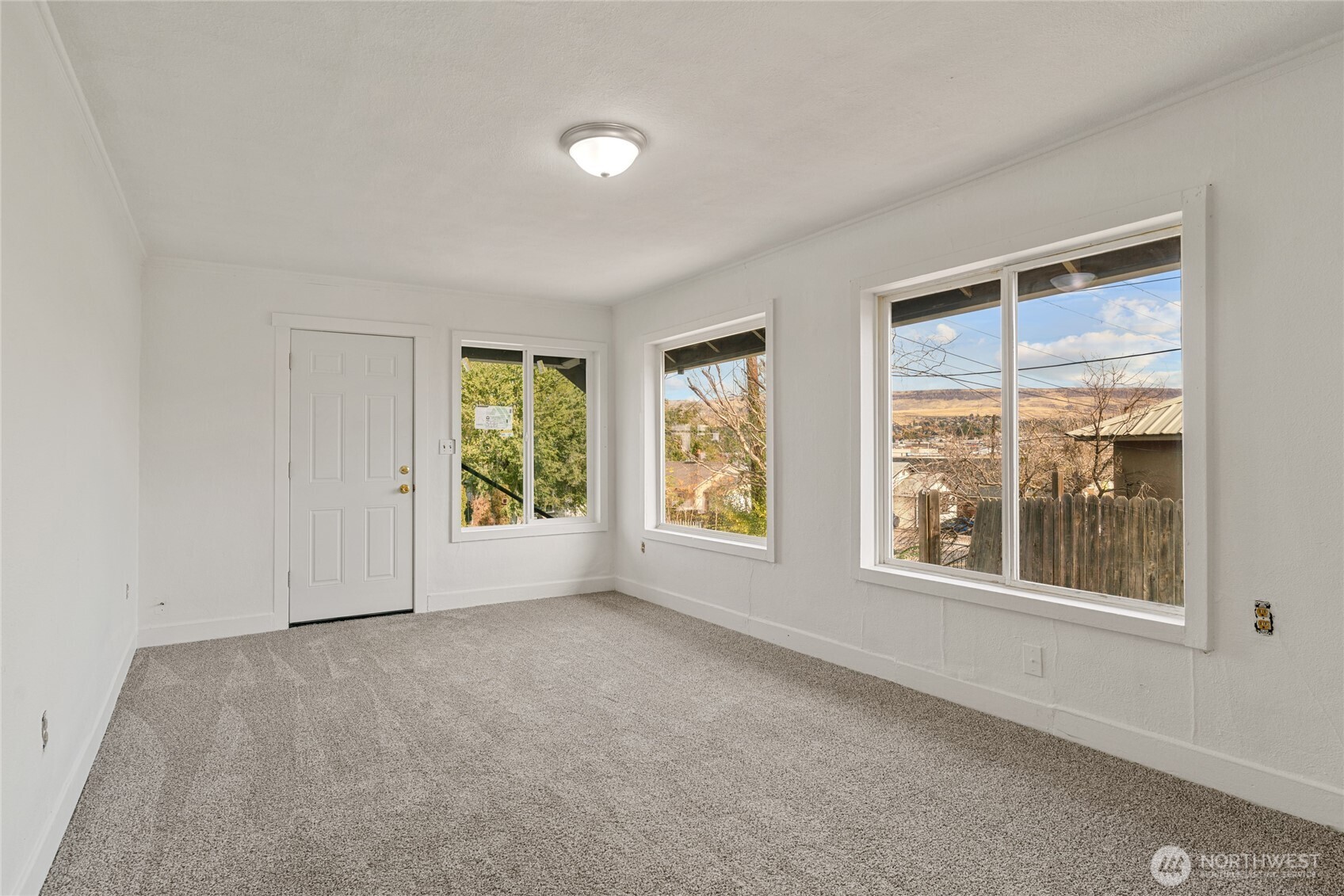 45 S Viewdale Avenue Property Photo 2