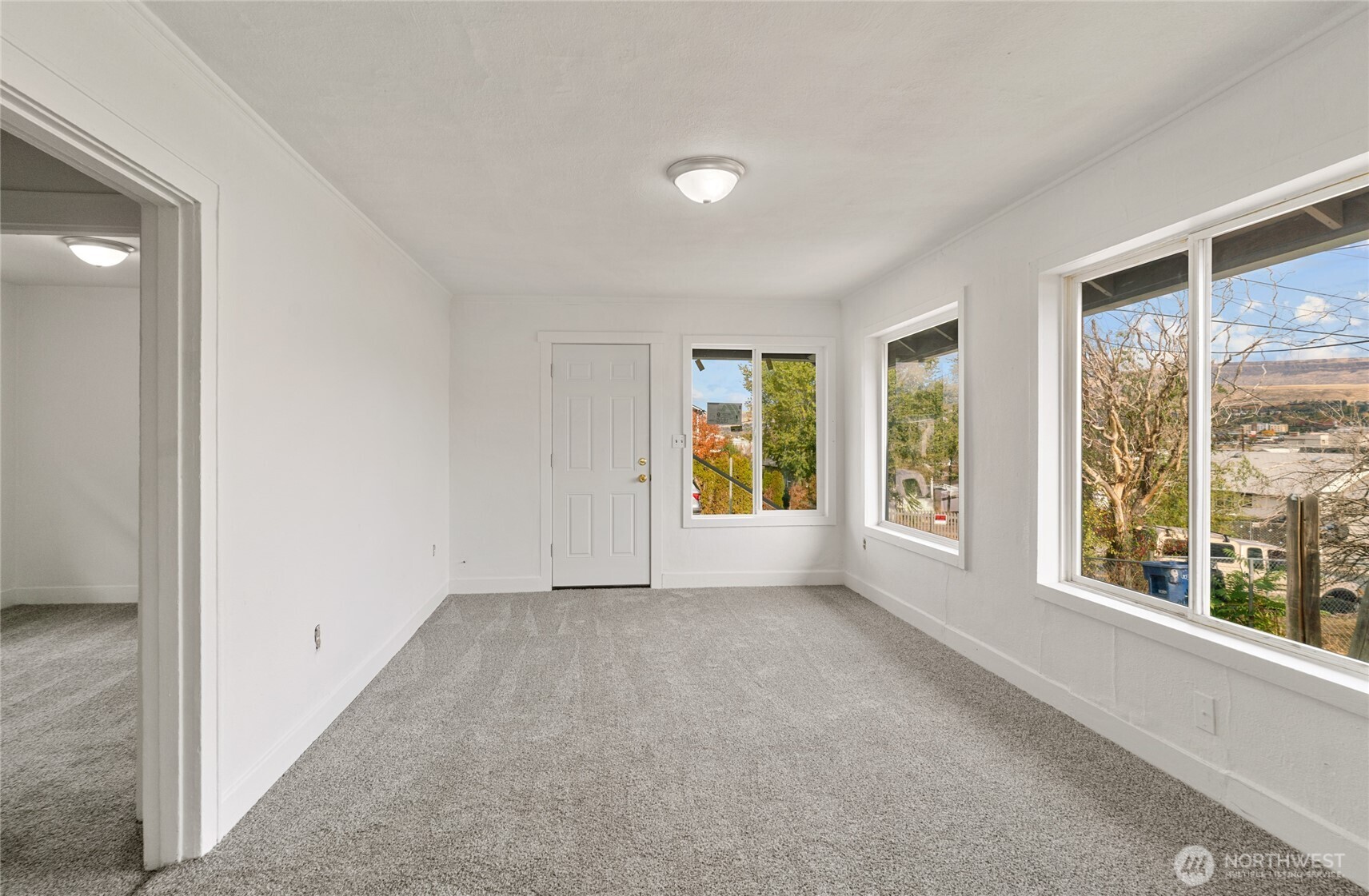 45 S Viewdale Avenue Property Photo 3