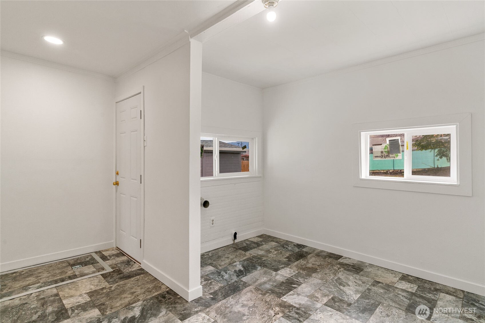 45 S Viewdale Avenue Property Photo 10