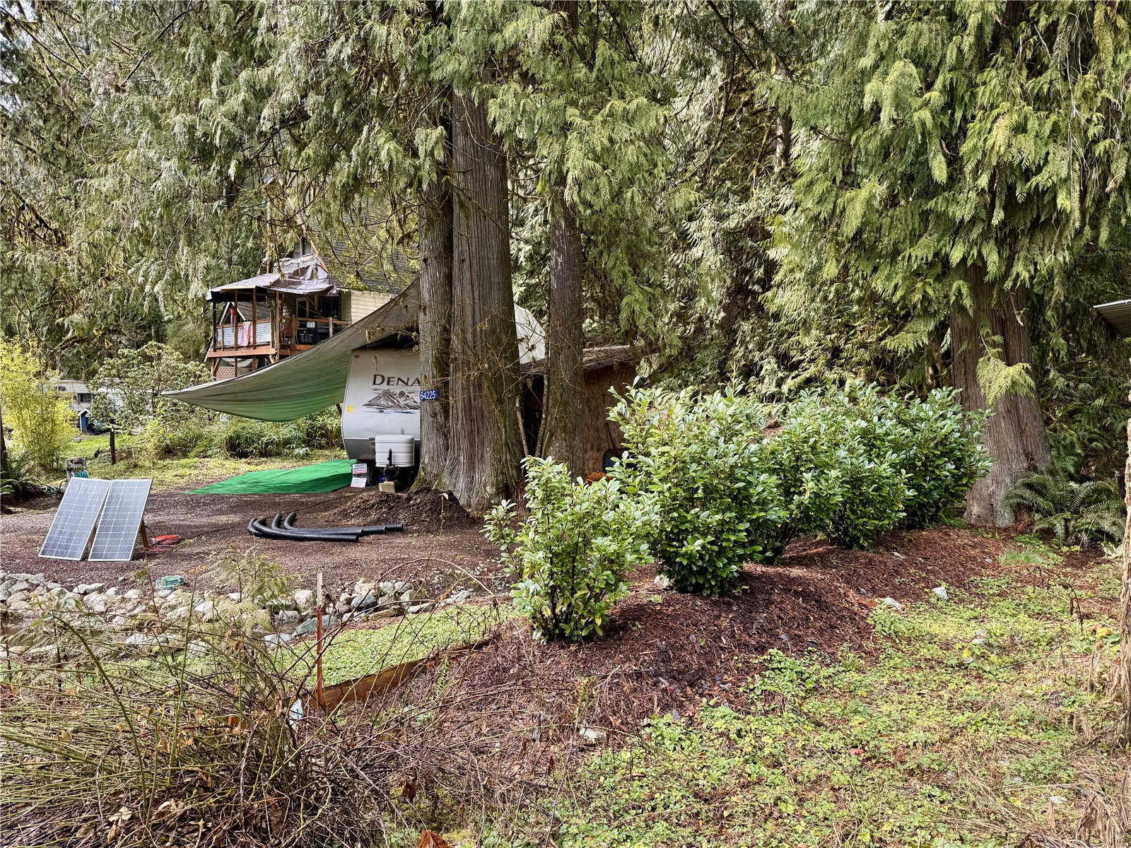 64225 Lookout Mountain Loop Property Photo 4