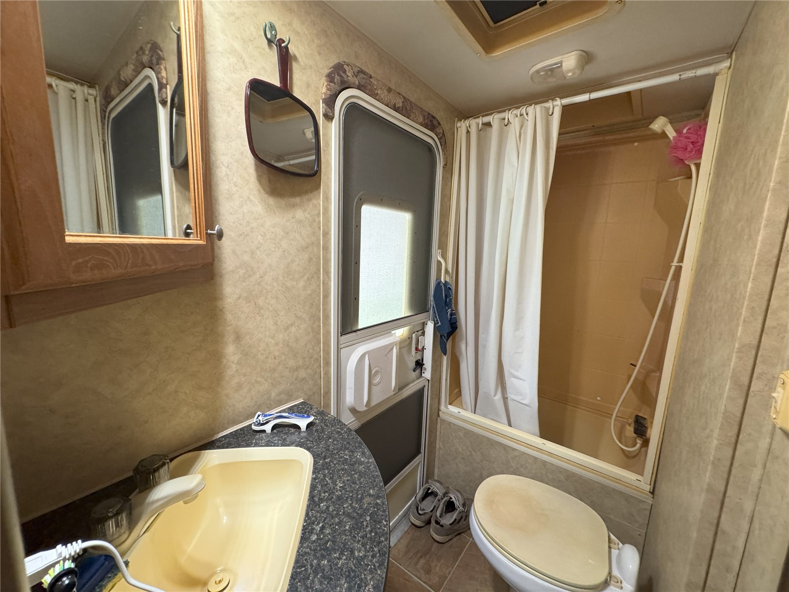 64225 Lookout Mountain Loop Property Photo 16