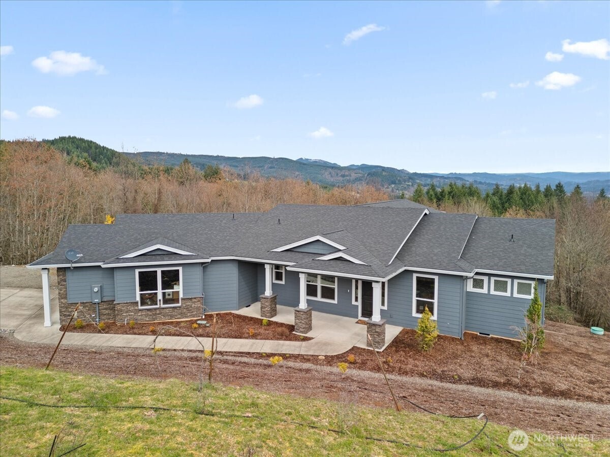 690 Sommerset Road Property Photo