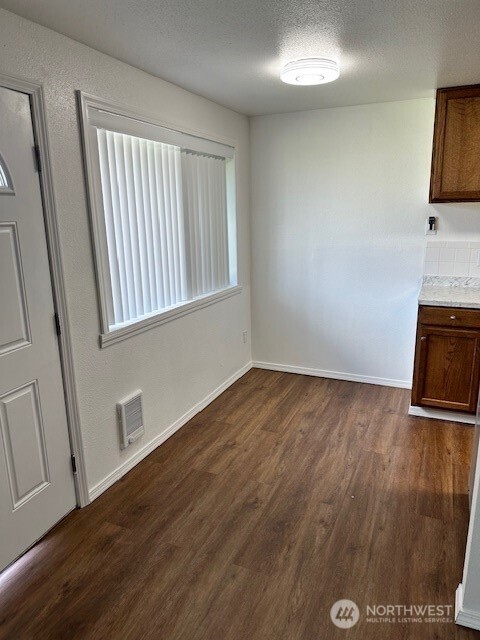 11108 Sheridan Avenue Property Photo 8
