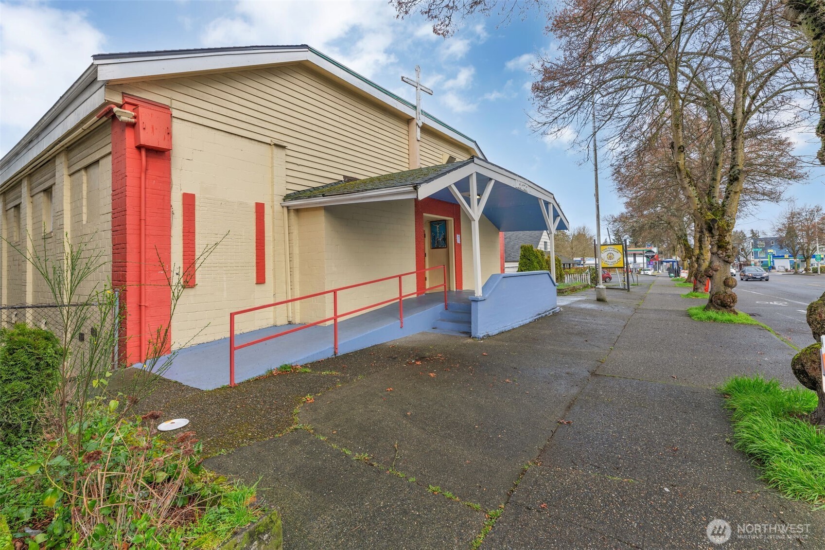 12327 15th Avenue Property Photo 3