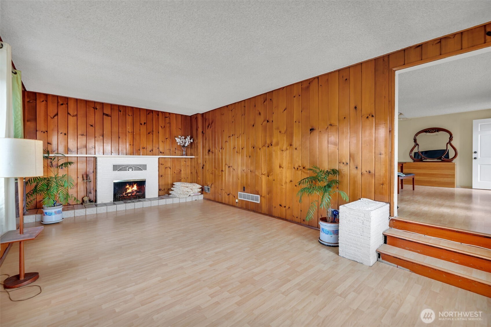 11110 Beacon Avenue Property Photo 4