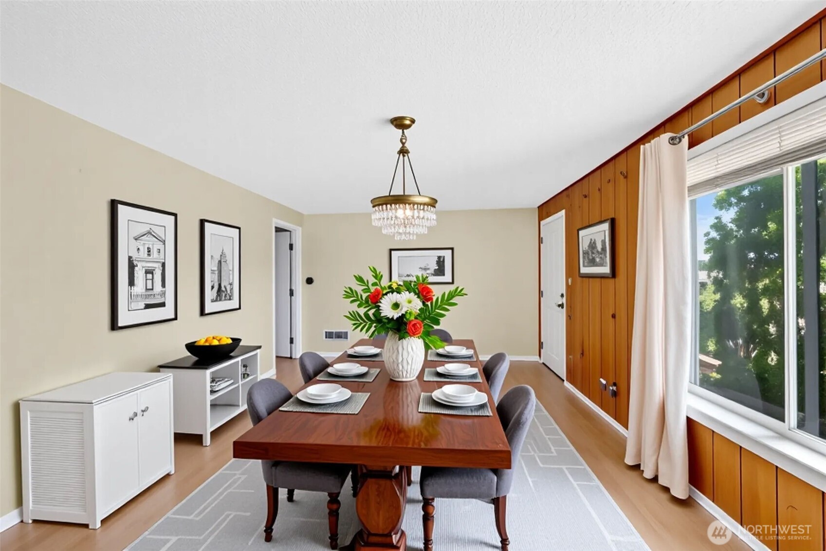 11110 Beacon Avenue Property Photo 7