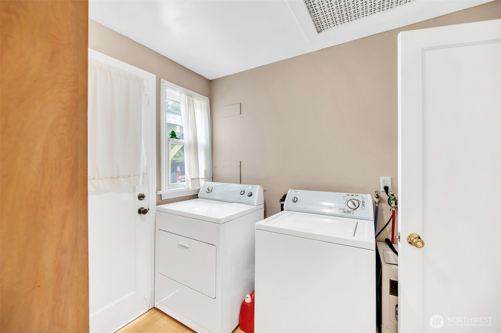 11110 Beacon Avenue Property Photo 22
