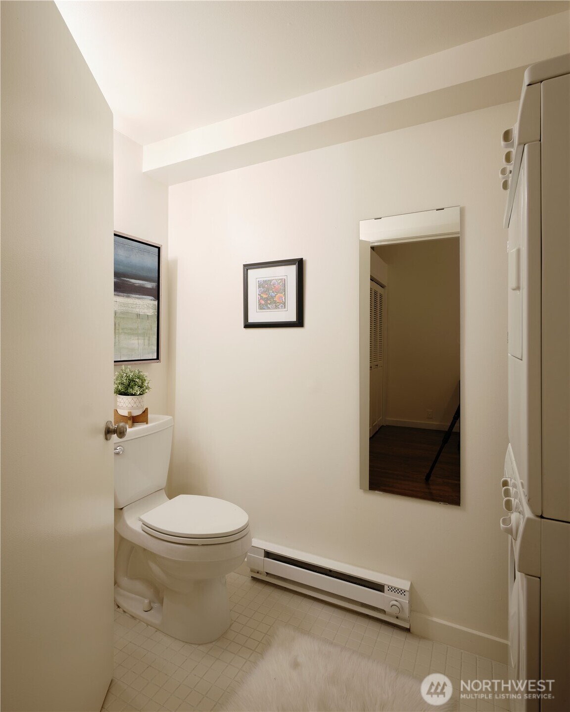 611 Post Avenue 3 Property Photo 9