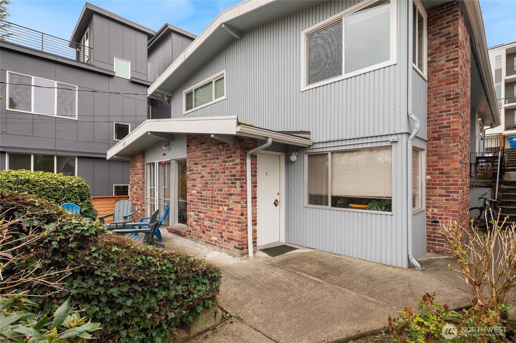 633 W Emerson Street Property Photo