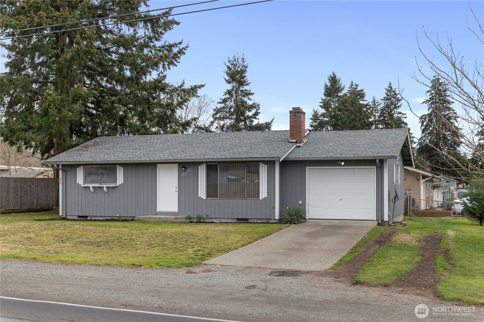17121 B Street Property Photo