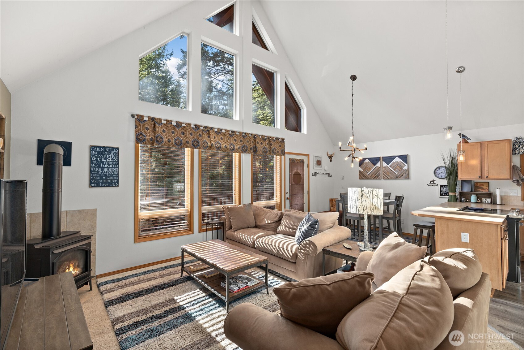 1300 Pineloch Sun Drive Property Photo 12