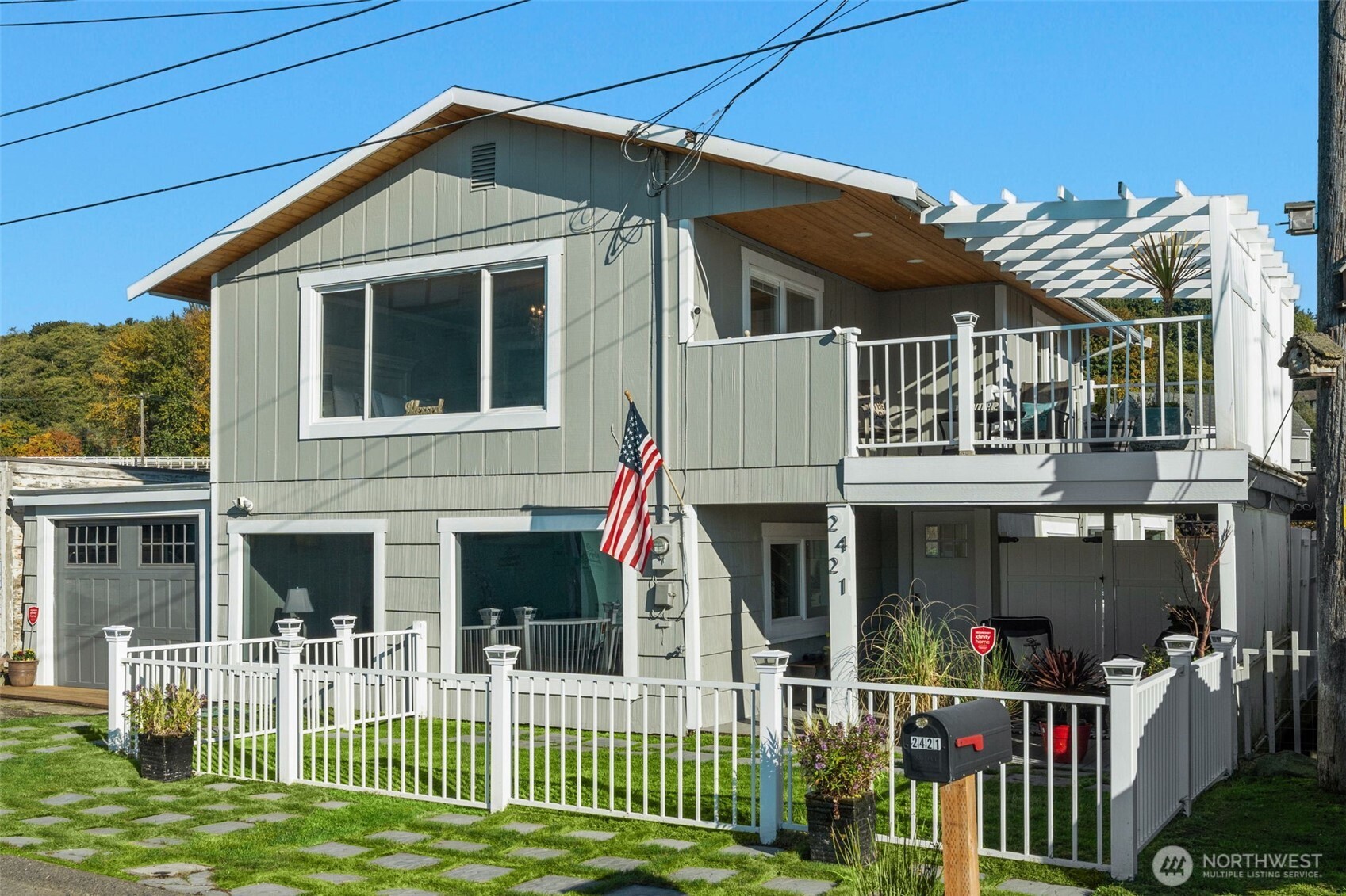 2421 Day Island Boulevard Property Photo