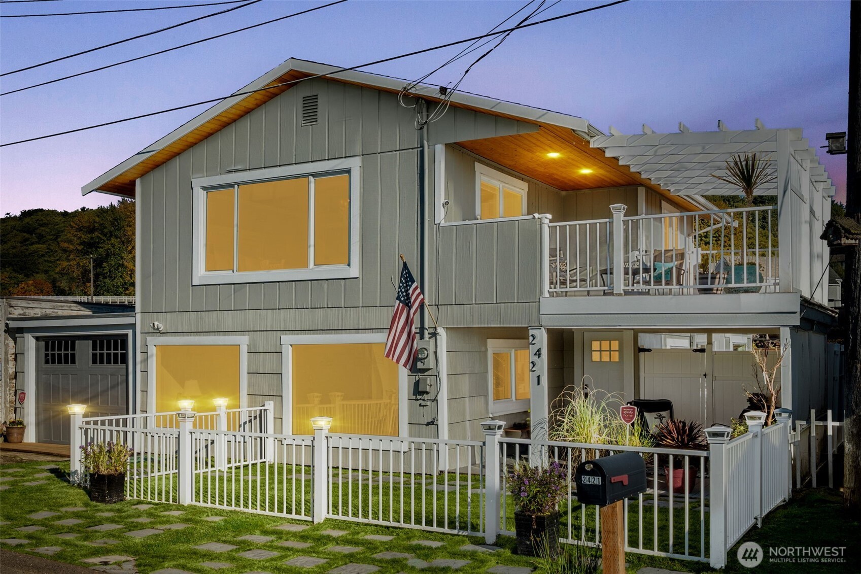 2421 Day Island Boulevard Property Photo 1