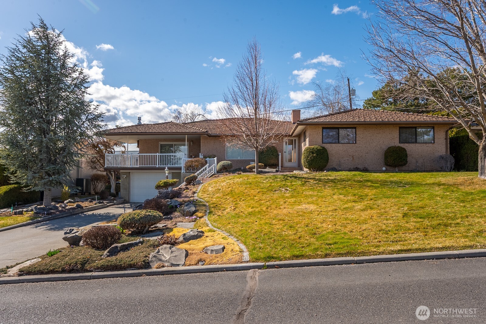 Grandview Heights Real Estate Listings Main Image