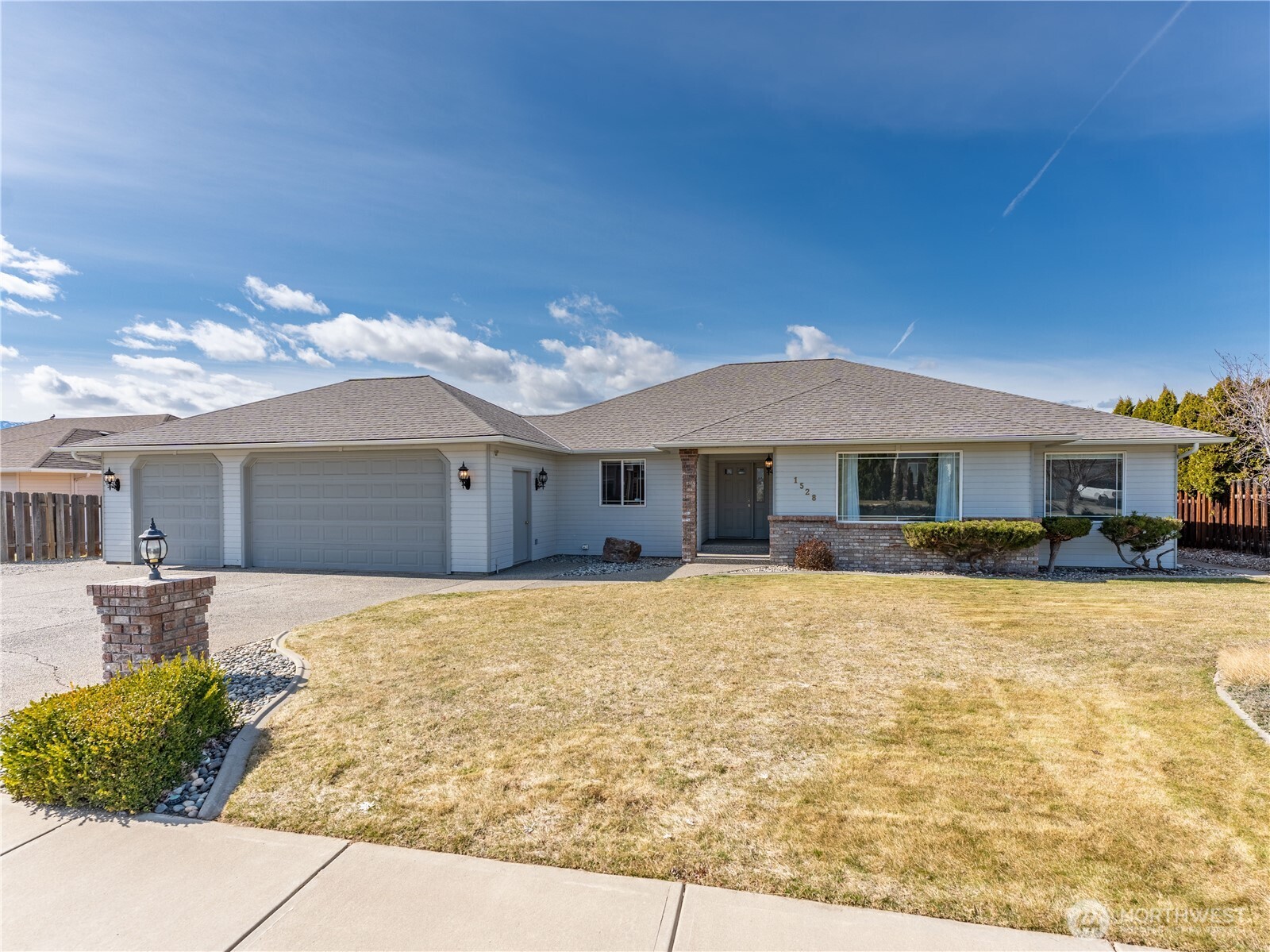 1528 Hannah Way Property Photo