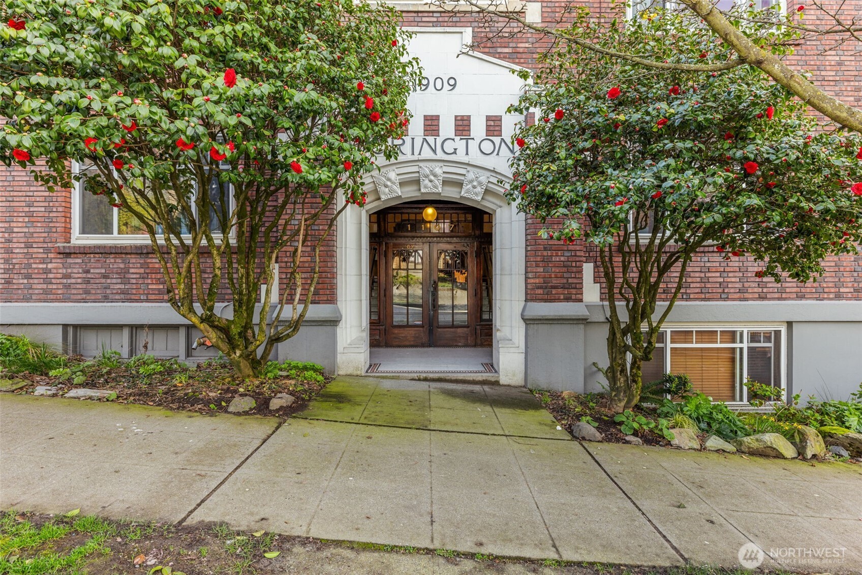 1107 E Denny Way A-4 Property Photo 1