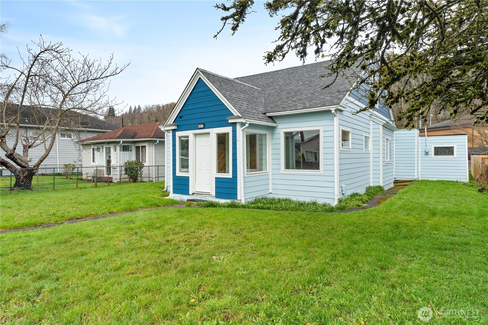 2815 Sumner Avenue Property Photo 2