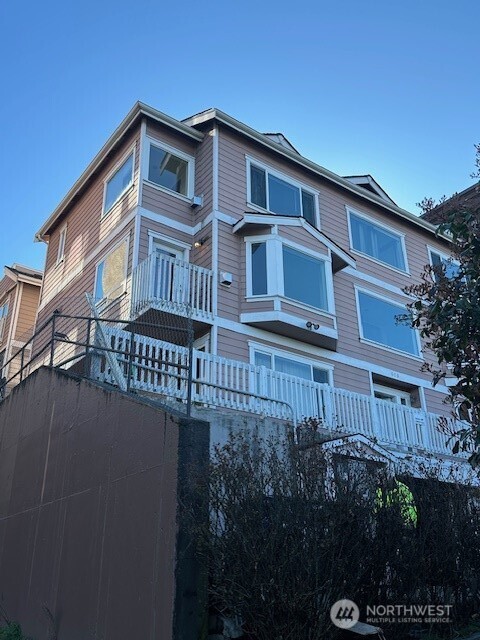 608 Melrose Avenue Property Photo