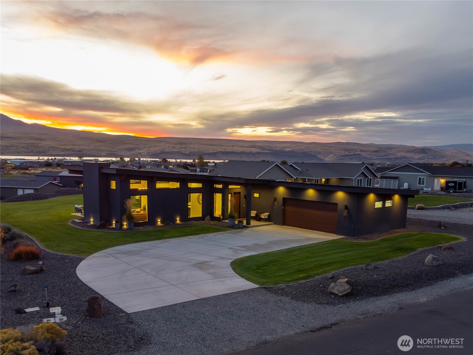 Wahluke High Real Estate Listings Main Image
