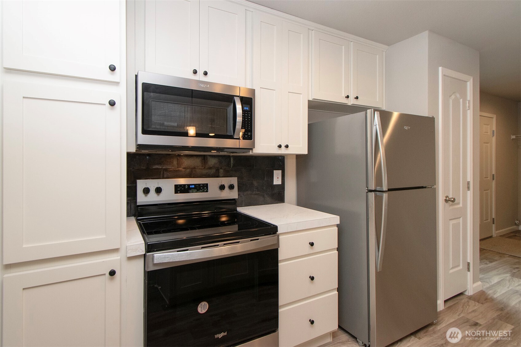 15 Green Belt Drive Property Photo 12