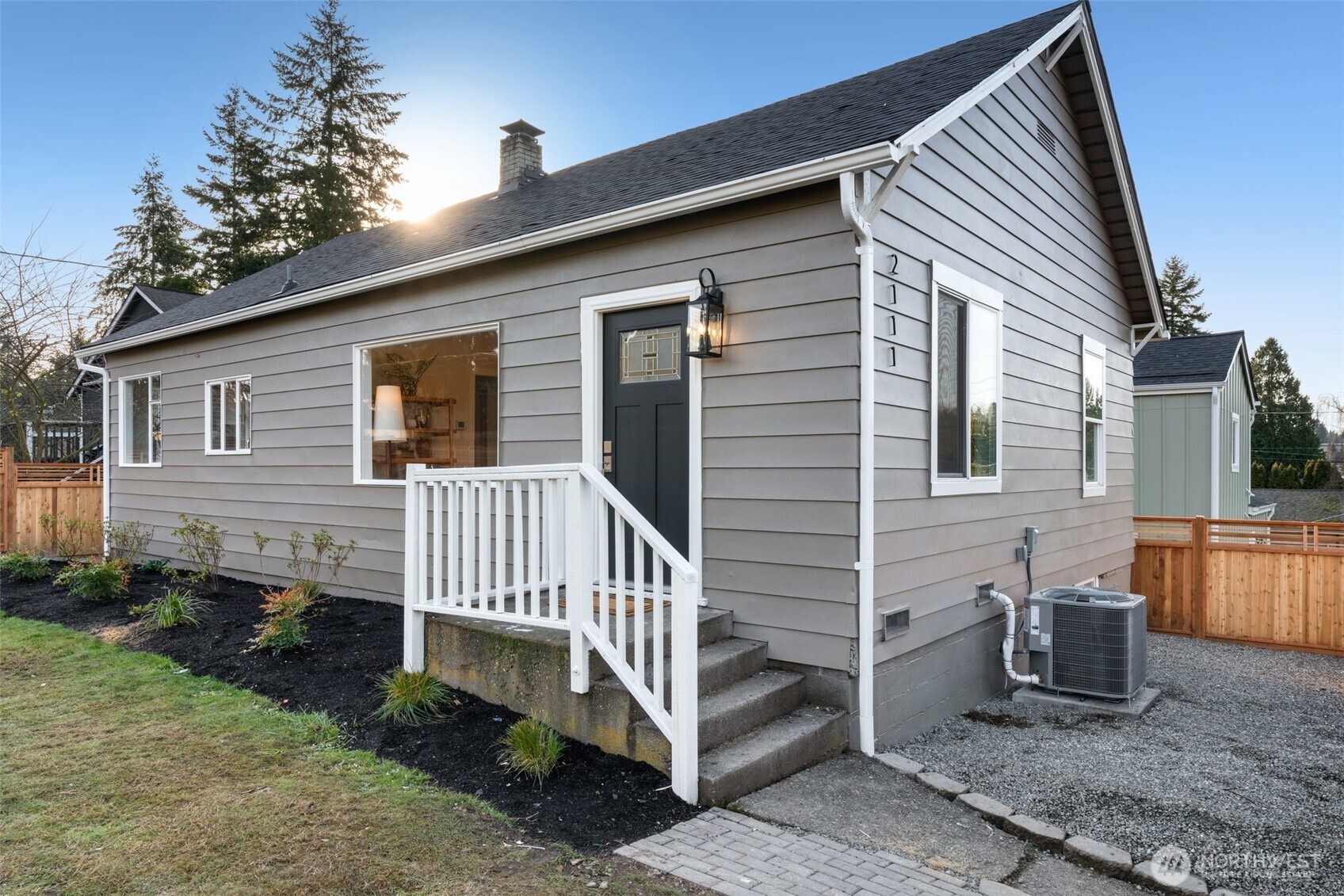 2111 Sw Thistle Street Property Photo