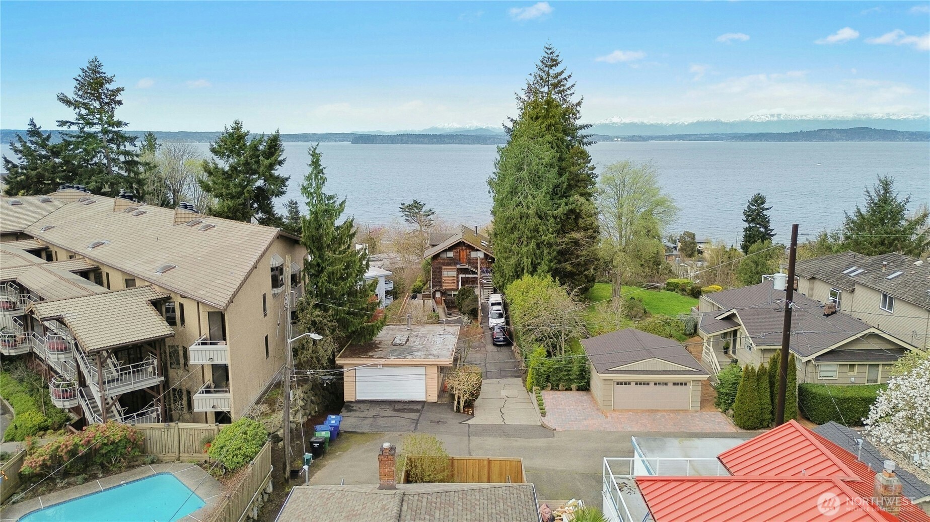 7013 Seaview Terrace Property Photo 1
