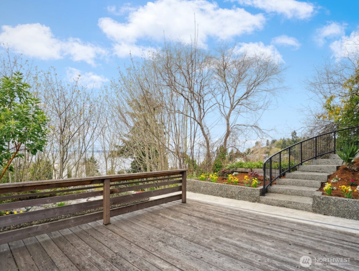 7013 Seaview Terrace Property Photo 10