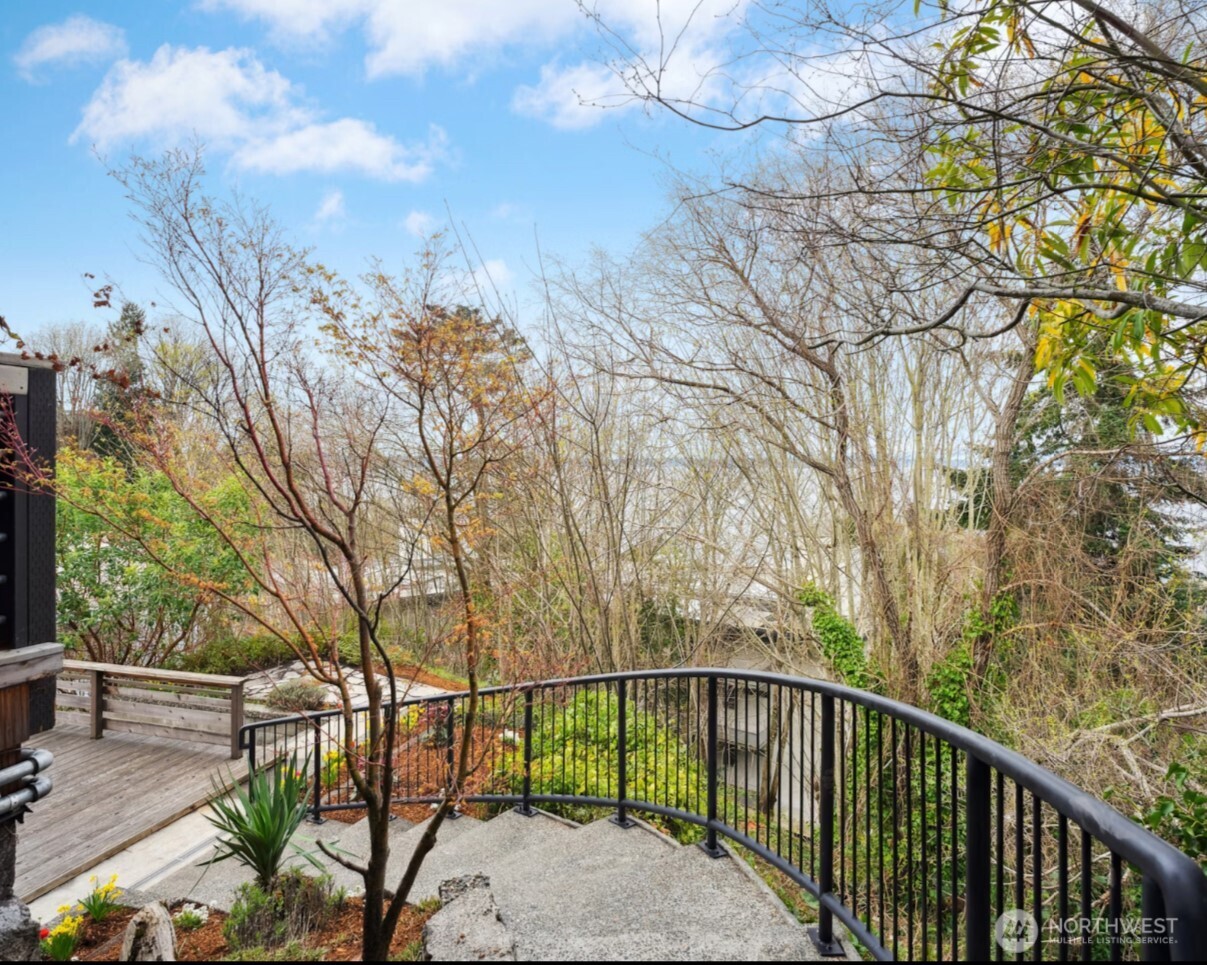 7013 Seaview Terrace Property Photo 11