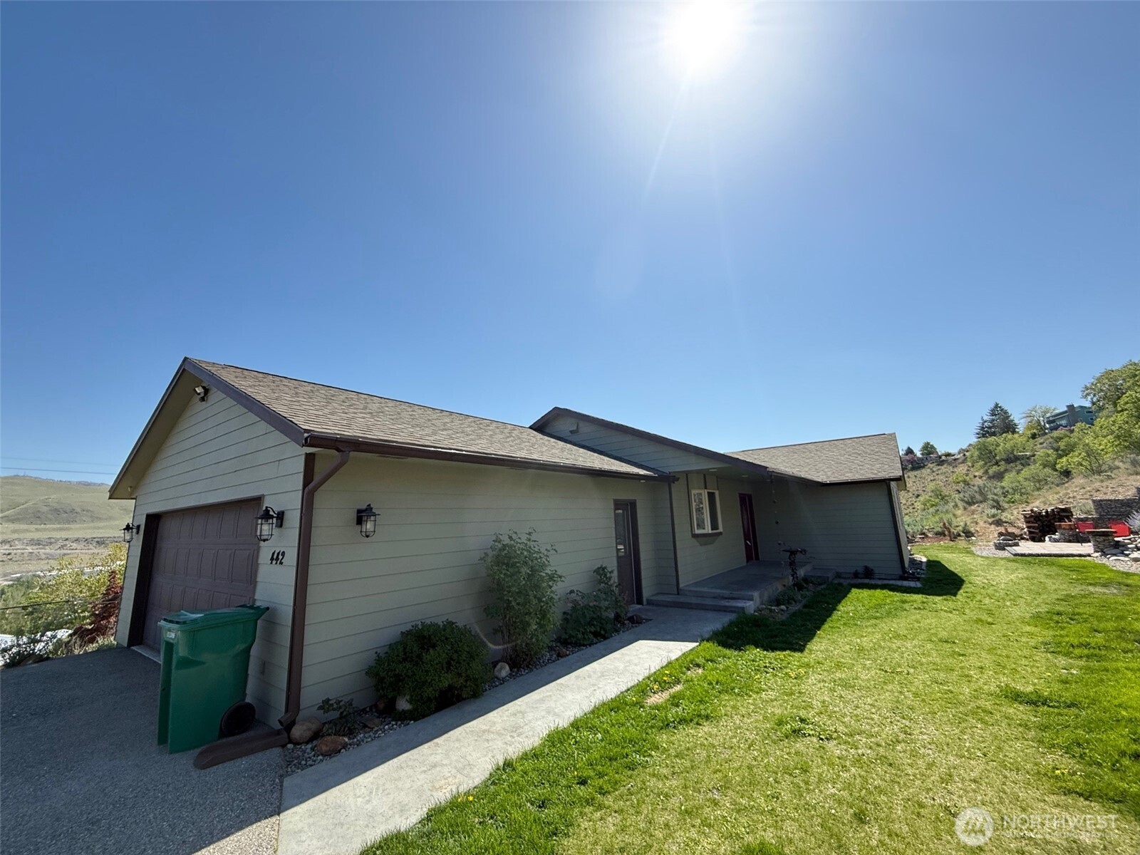 442 Crestview Drive Property Photo
