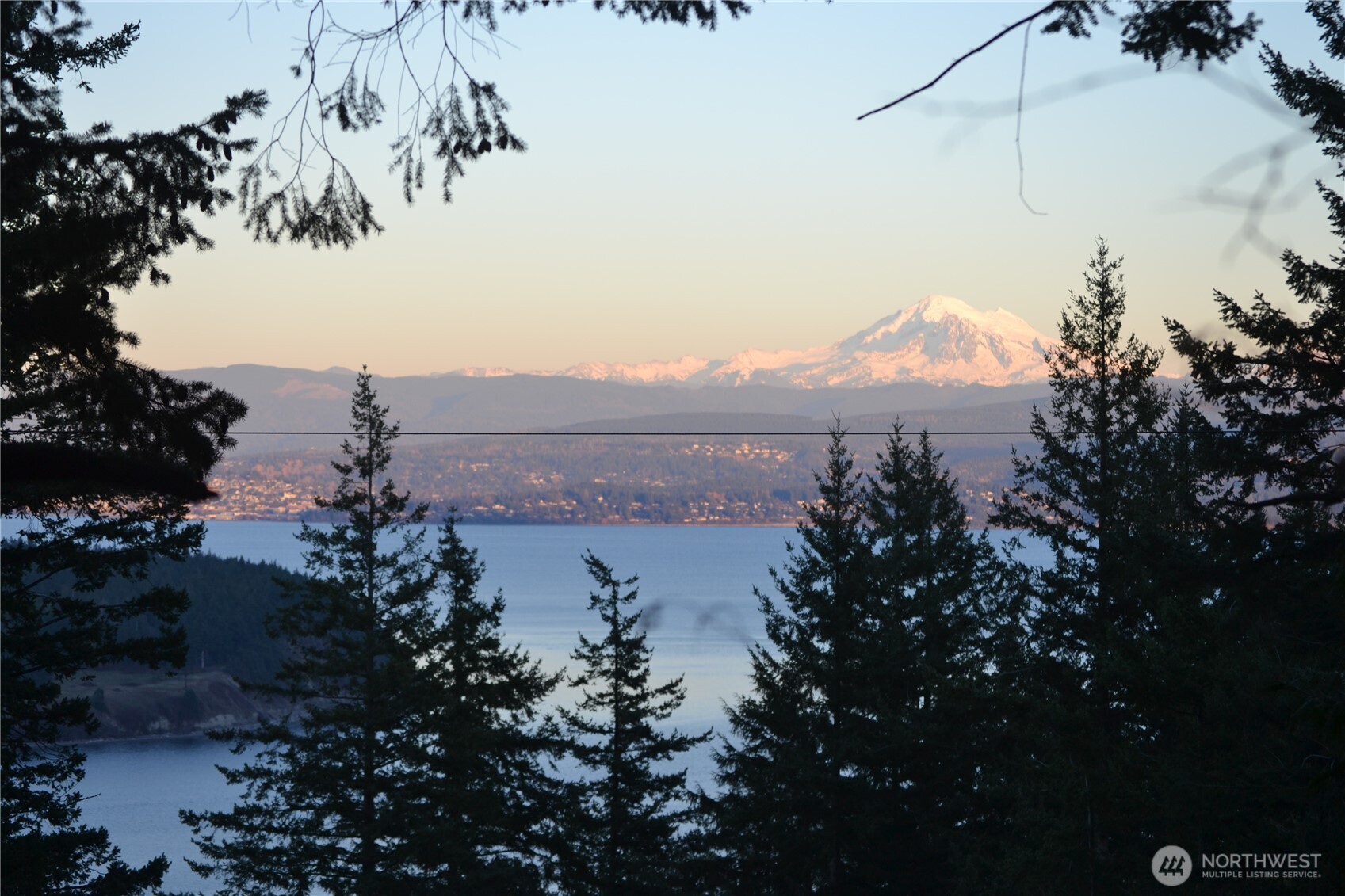 3071 Hales Passage Property Photo