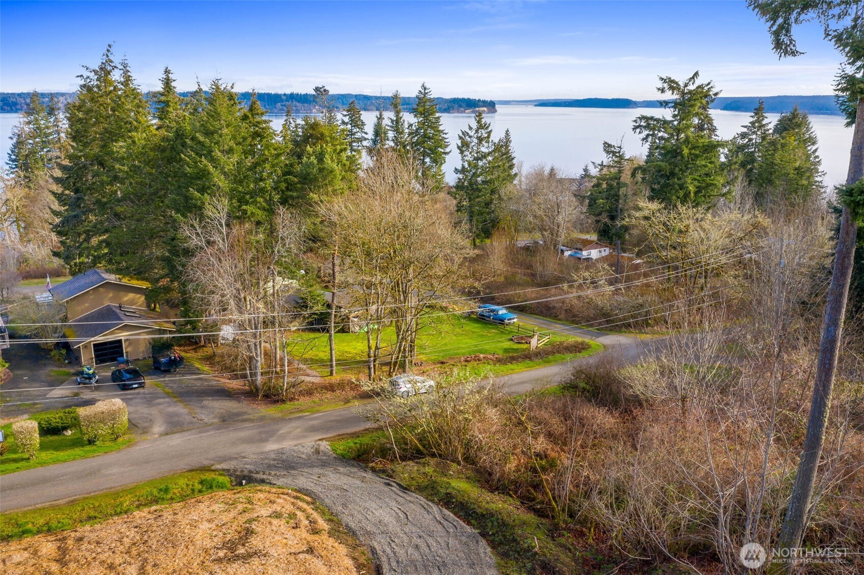 9737 Glacis Dr Property Photo 14