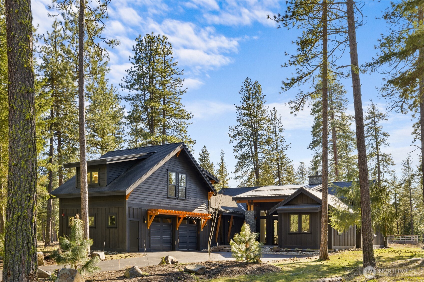 581 Wanawish Loop Property Photo 1