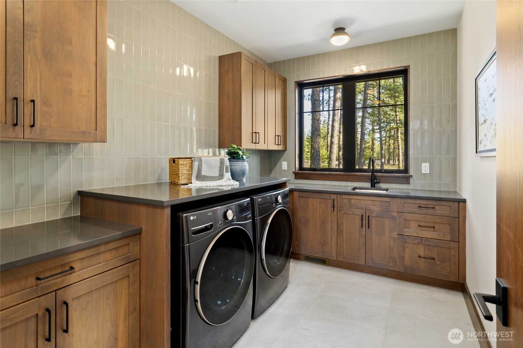 581 Wanawish Loop Property Photo 24