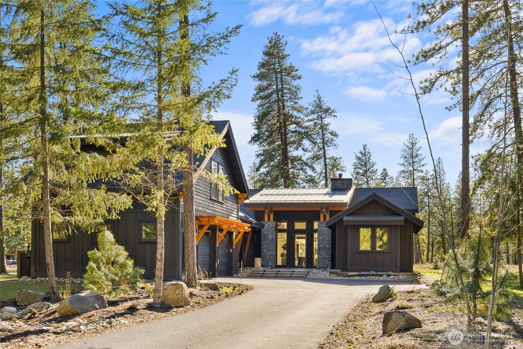 581 Wanawish Loop Property Photo 33