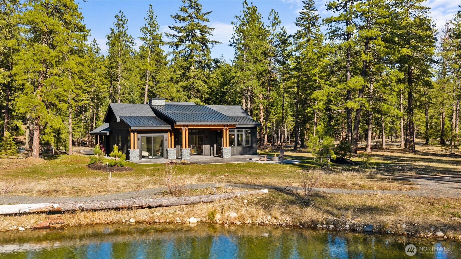 581 Wanawish Loop Property Photo 38