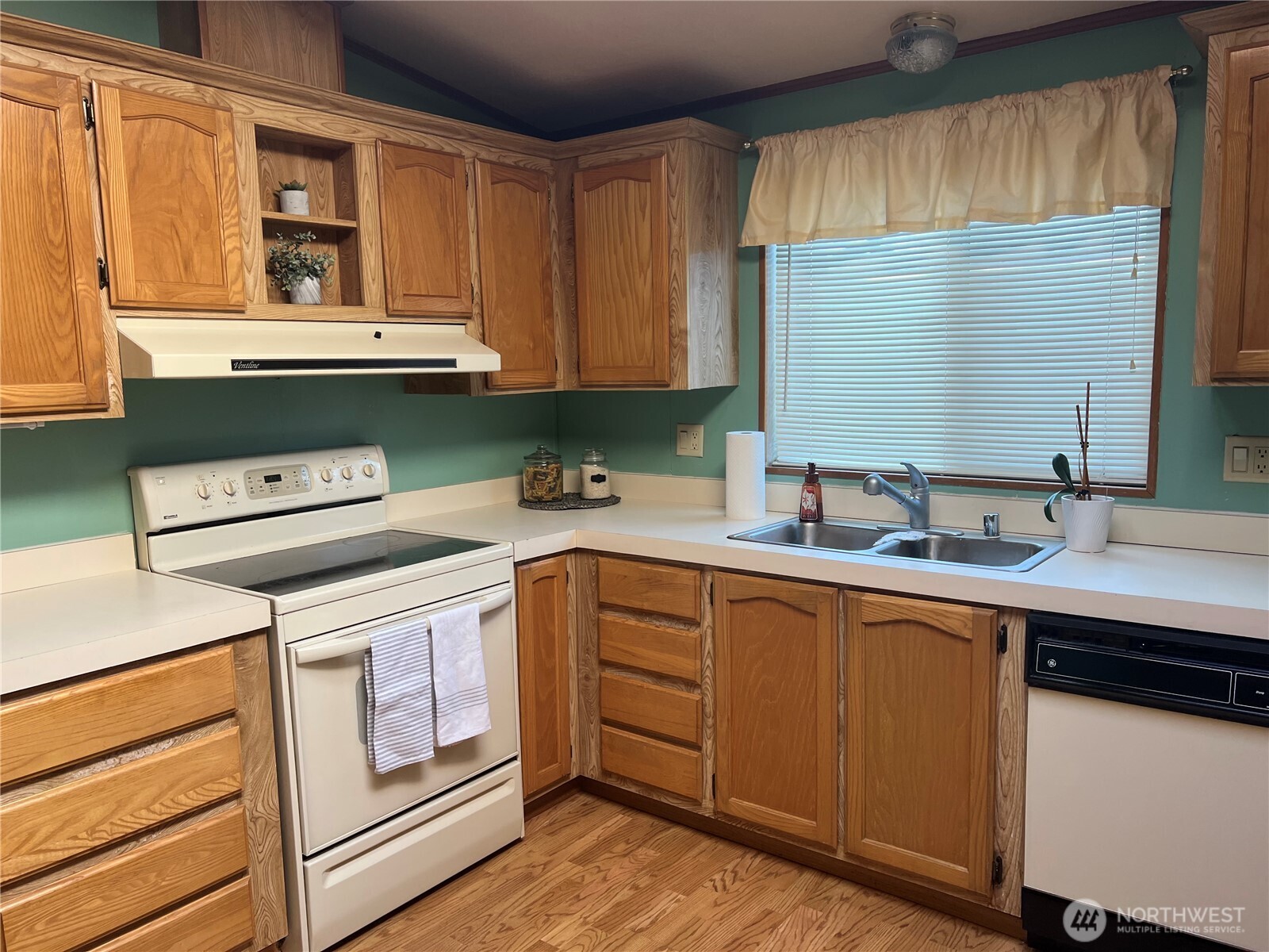 156 Ne Zodiac Lane Property Photo 2