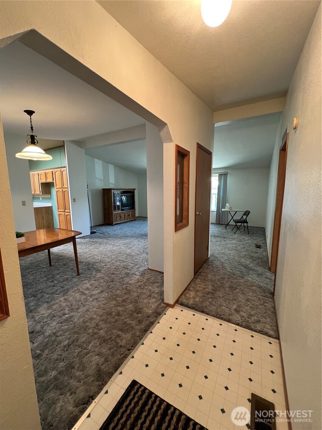 156 Ne Zodiac Lane Property Photo 5