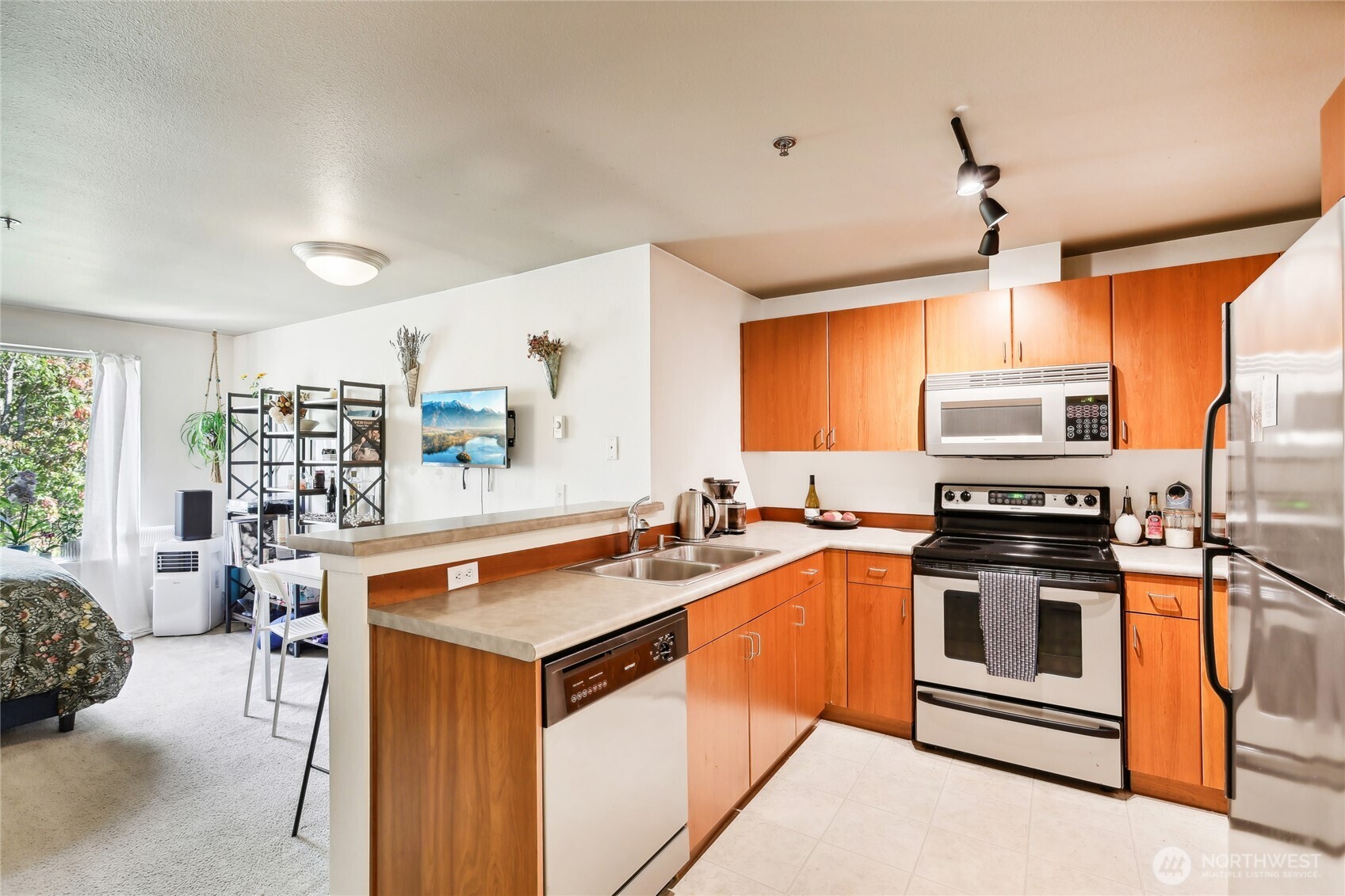 8745 Greenwood Avenue 507 Property Photo 1