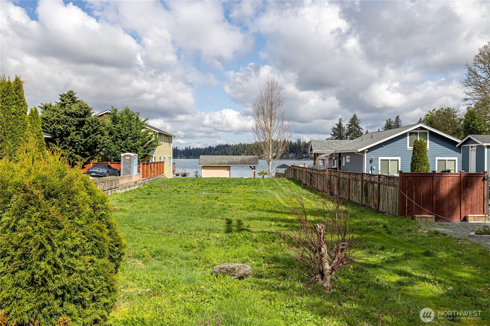 845 173rd Street Property Photo 2