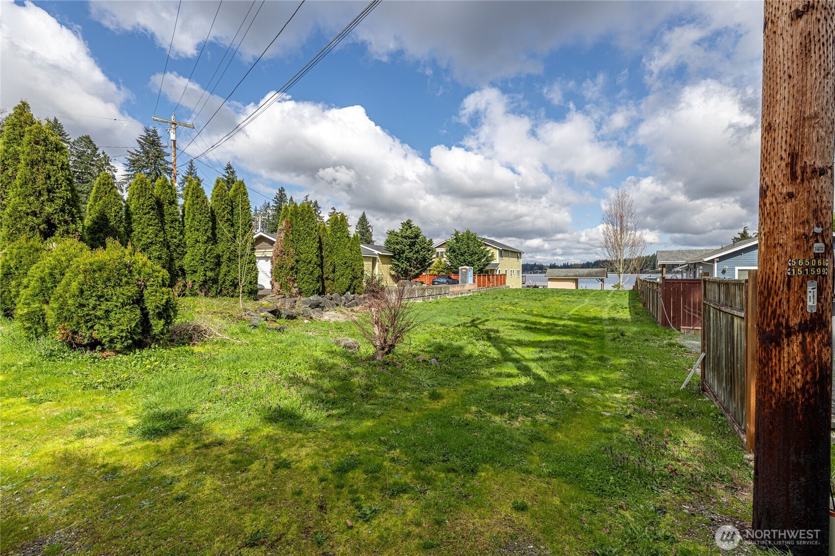 845 173rd Street Property Photo 3