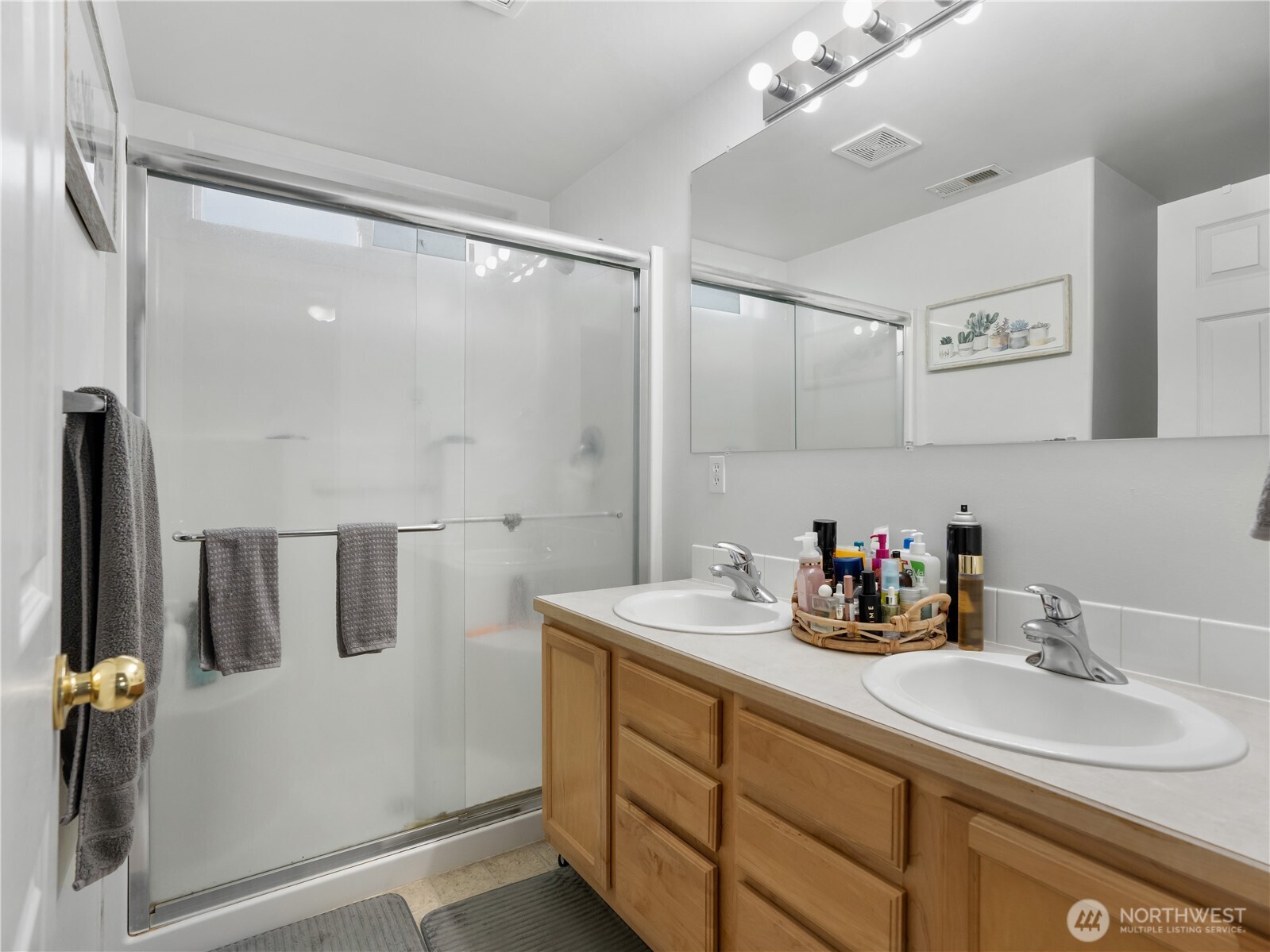 529 N Pennsylvania Street Property Photo 24